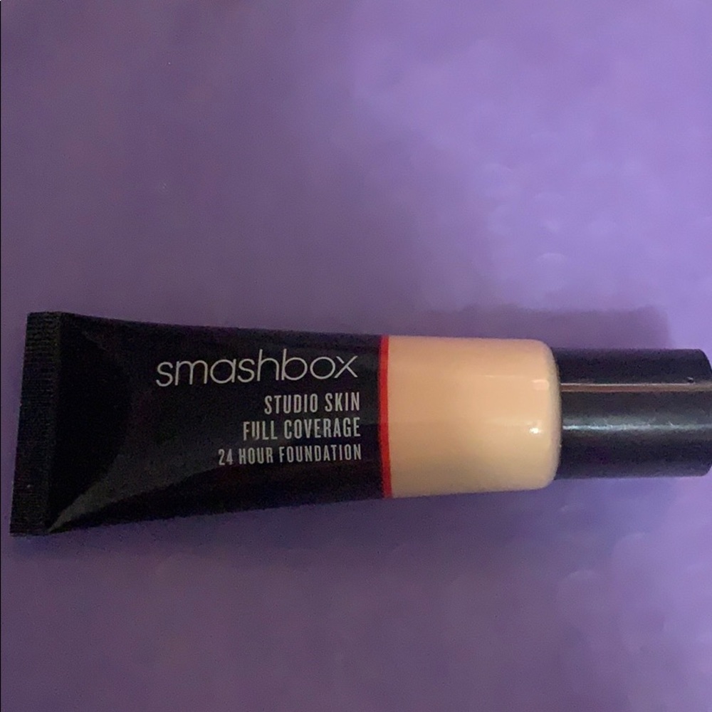 Fair toned smash box foundation